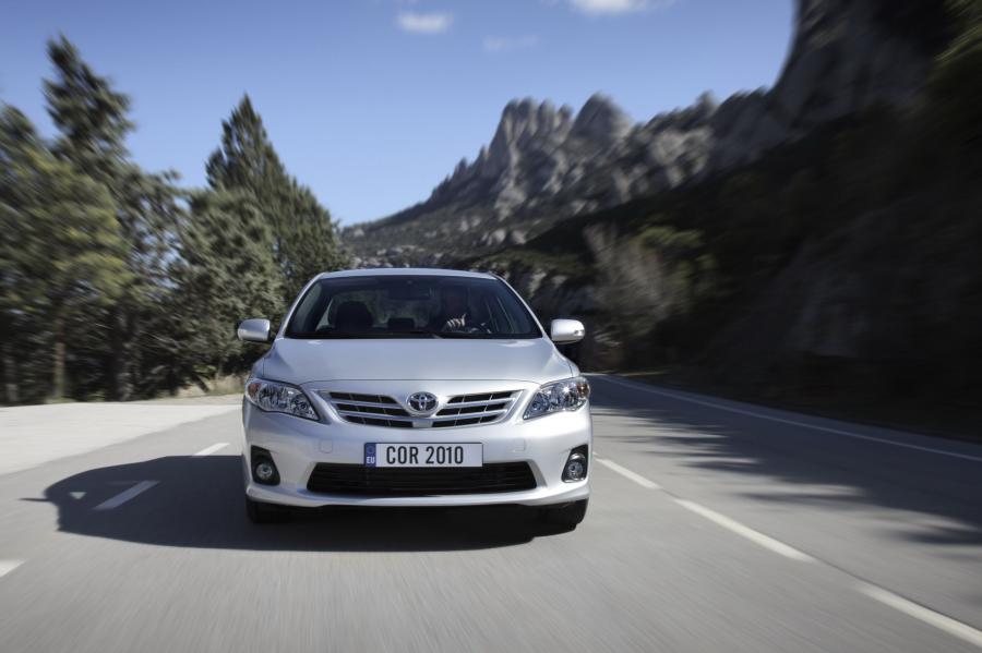  Toyota Corolla 2011 года  (фото 37 из 76)